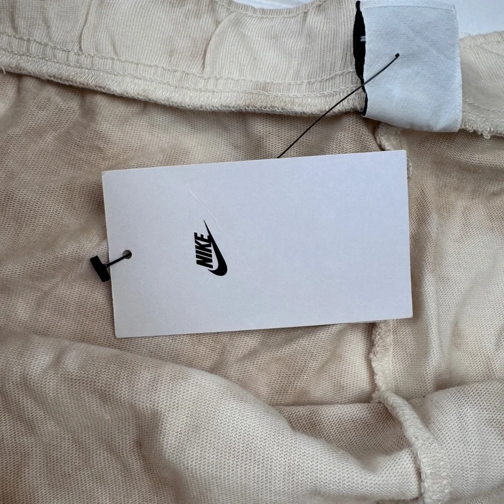 NEW Nike Women's XXL Loose Fit Mid Rise Tan Shorts